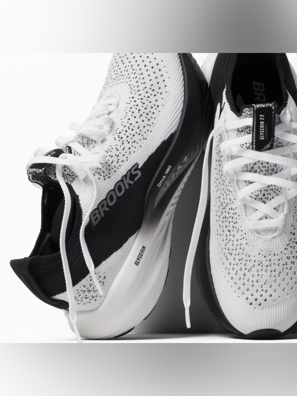 Brooks Men's Glycerin 22 Running Shoes - White and Black Knit Athletic Trainers